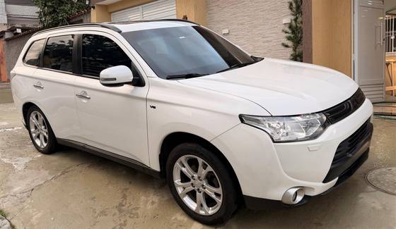 MITSUBISHI OUTLANDER 3.0 GT 4X4 V6 24V GASOLINA 4P AUTOMÁTICO MITSUBISHI OUTLANDER 3.0 GT 4X4 V6 24V GASOLINA 4P AUTOMÁTICO